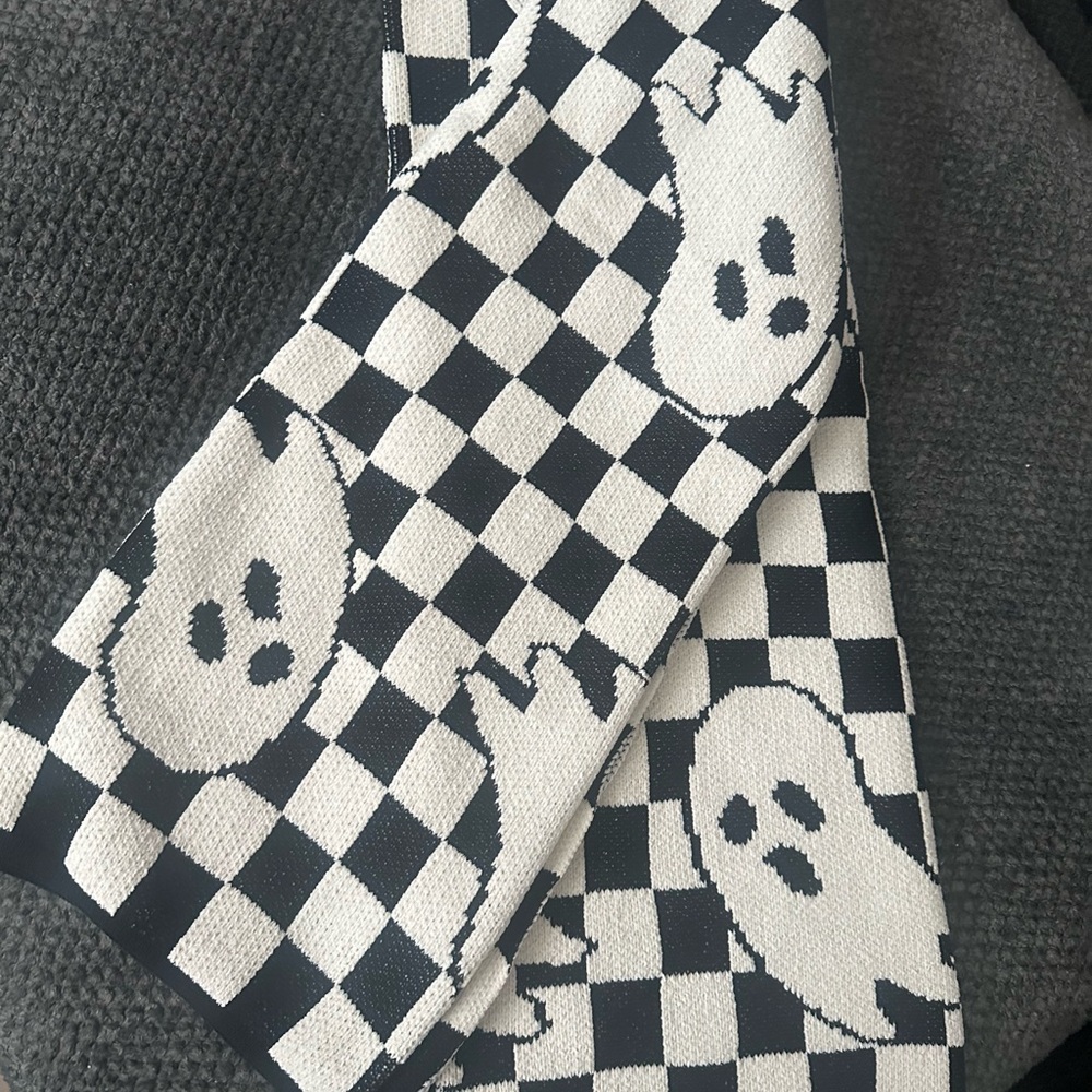 Checkered ghost Halloween blanket NWT
